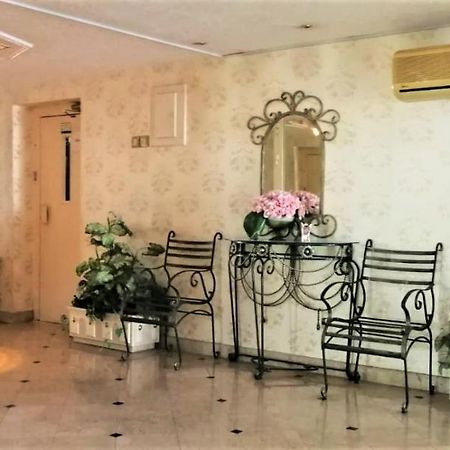 Nuzha Hotel Apartments Маскат Экстерьер фото