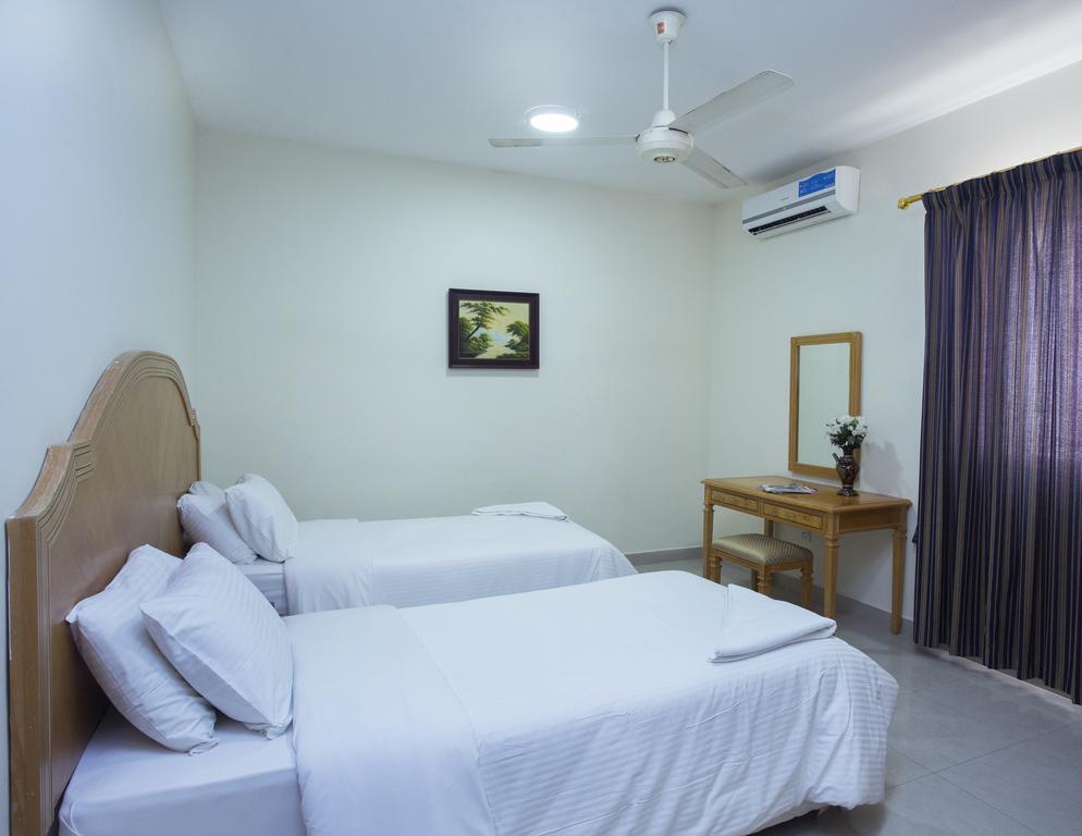Nuzha Hotel Apartments Маскат Экстерьер фото