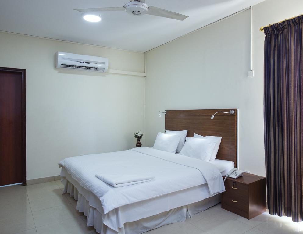 Nuzha Hotel Apartments Маскат Экстерьер фото